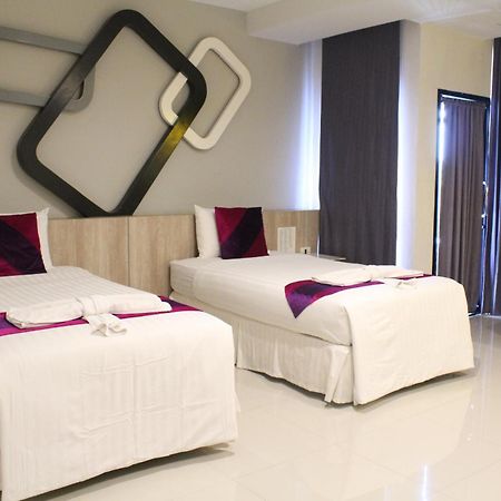 Phitsanulok United Hotel Exterior photo