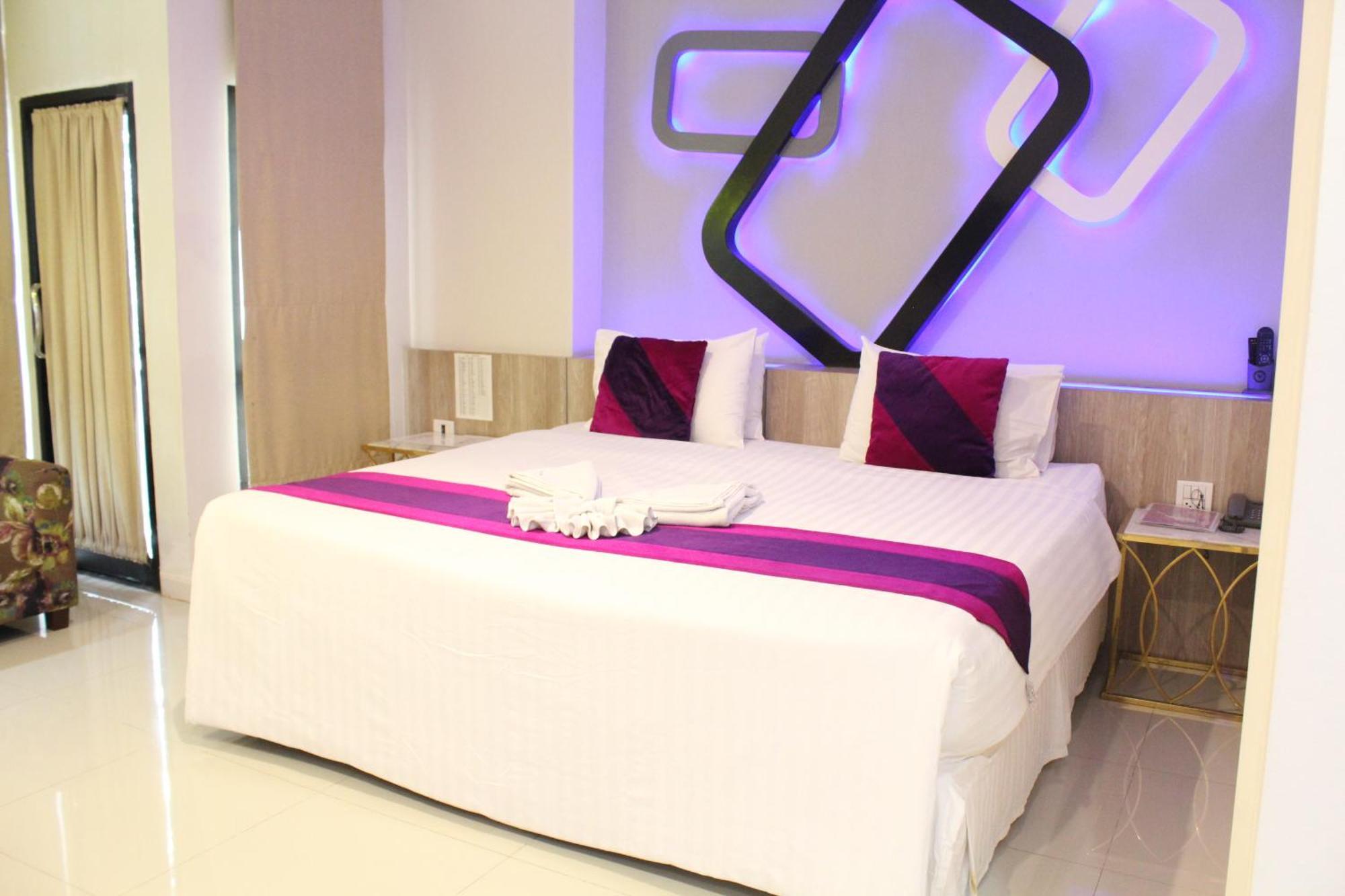 Phitsanulok United Hotel Exterior photo