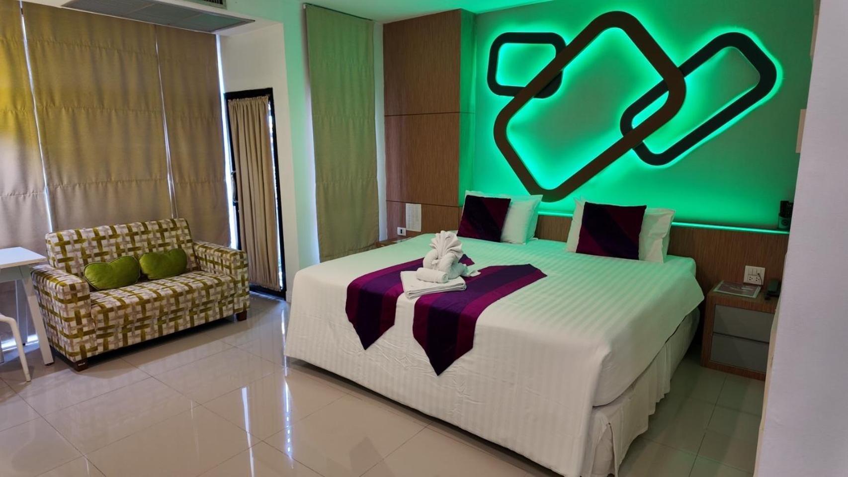 Phitsanulok United Hotel Exterior photo