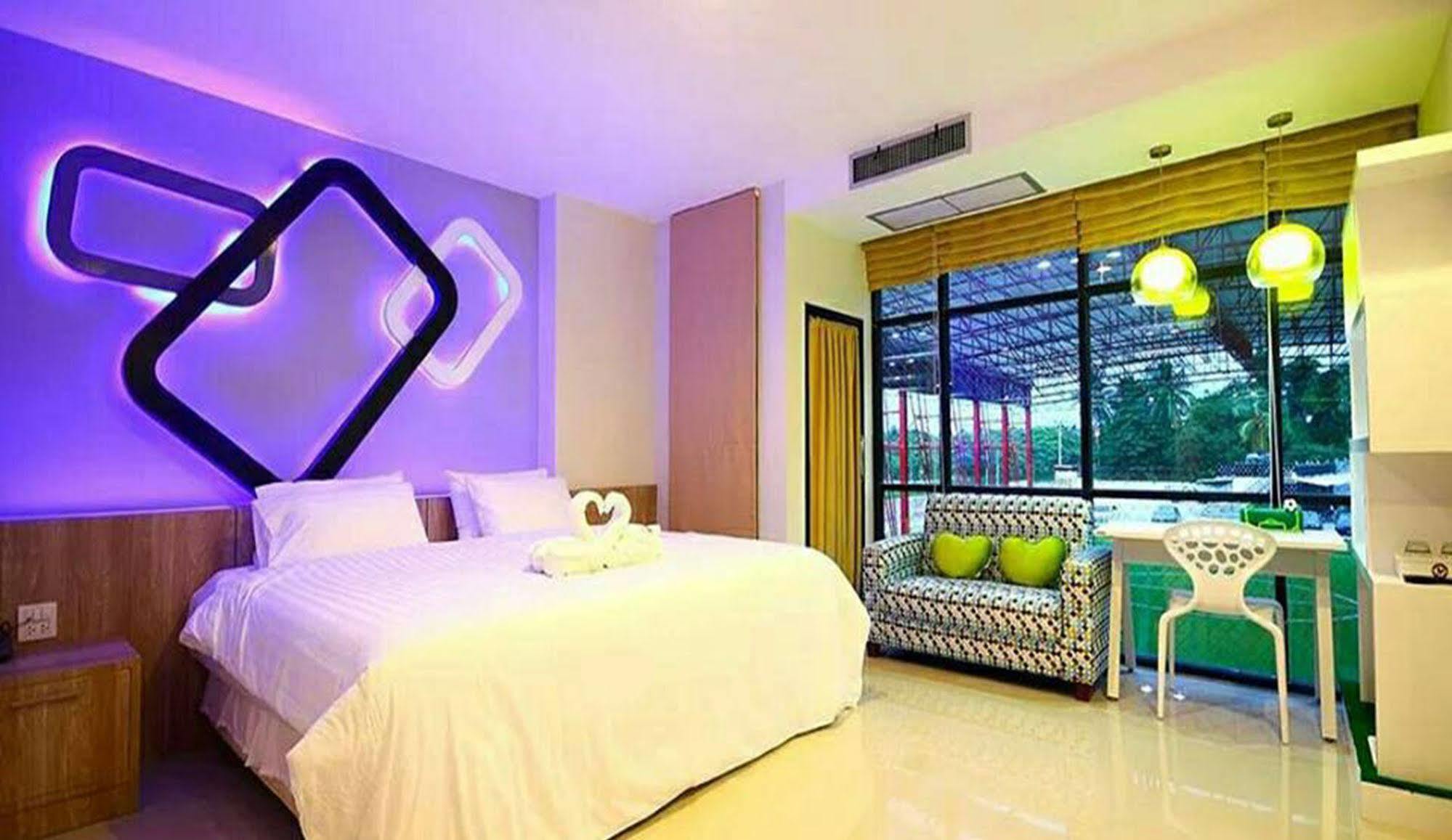 Phitsanulok United Hotel Exterior photo